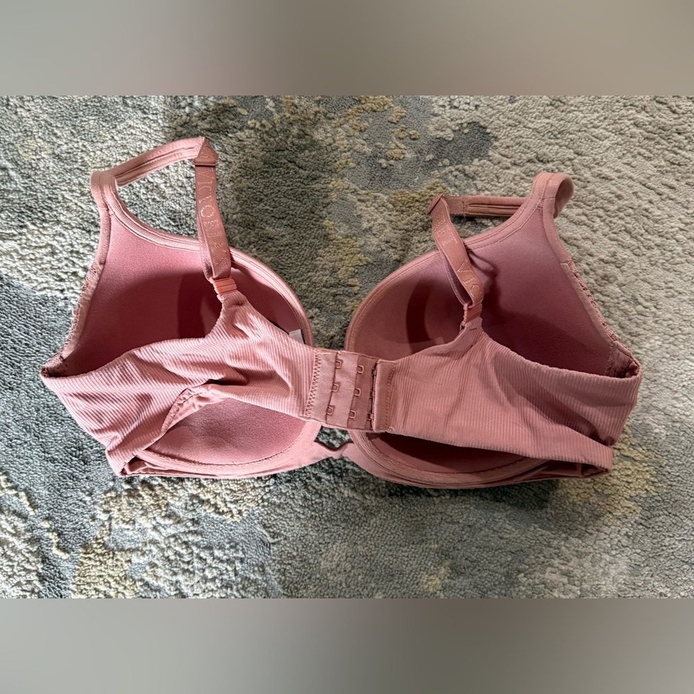Victoria's Secret Body By Victoria Lined Demi Bra
Lace Convertible Pink 36DD - Picture 2 of 5
